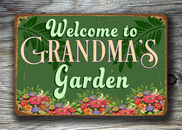 GRANDMAS GARDEN SIGN