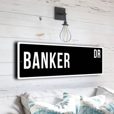 banker_sign_stsic170823046