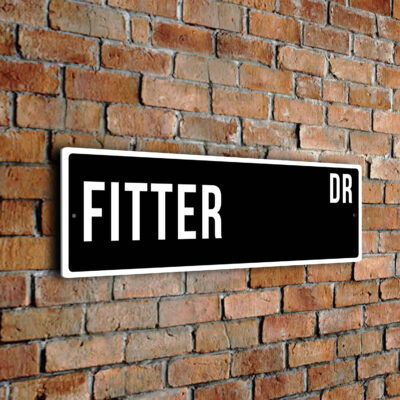 Fitter street sign