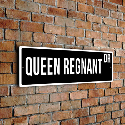 Queen Regnant street sign