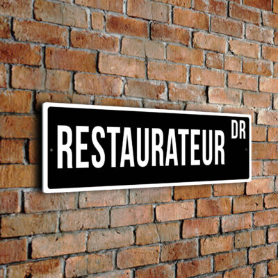 Restaurateur street sign